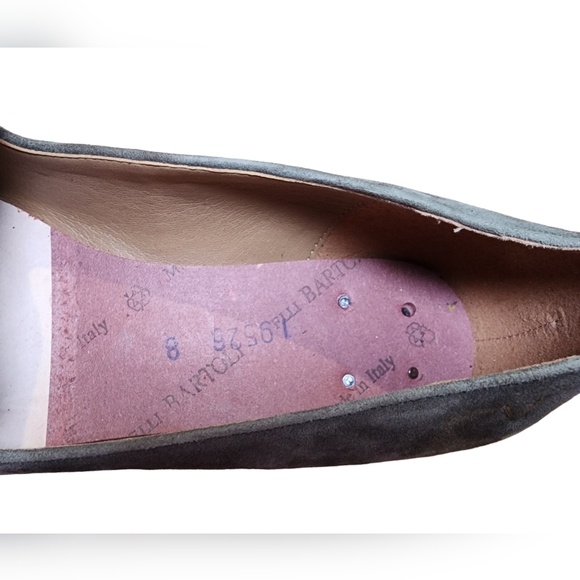 Vionic woman's suede slip ons | Size 8 - Picture 5 of 10